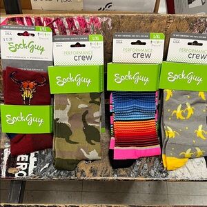 Performance Crew Socks - Multi-Color 4 Pack